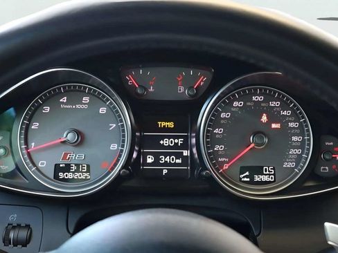 Used 2014 Audi R8 V8 w/ Convenience Package AWD/4WD image 11
