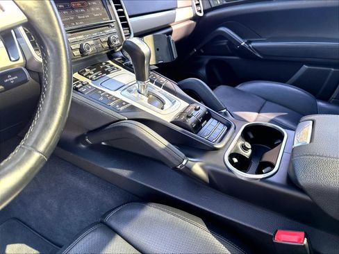 Used 2014 Porsche Cayenne GTS AWD/4WD image 17