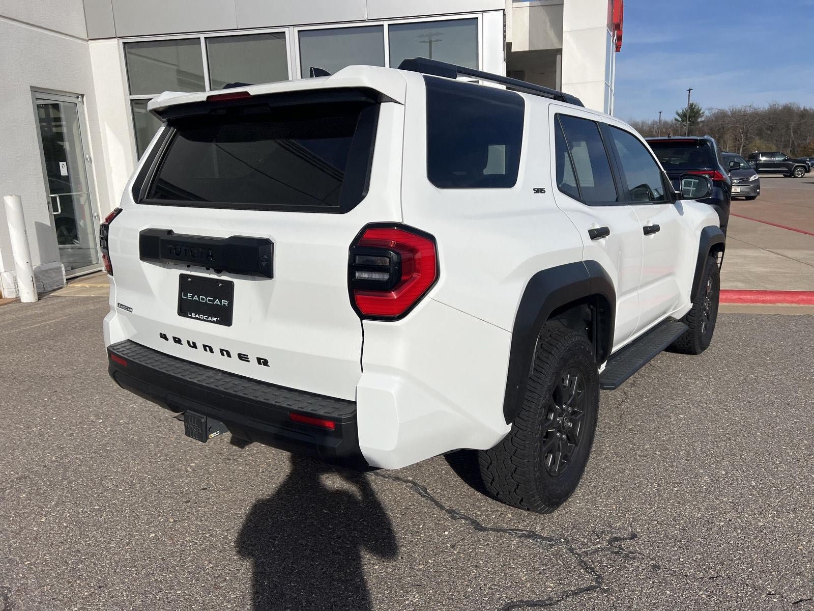 Used 2025 Toyota 4Runner SR5 AWD/4WD image 33