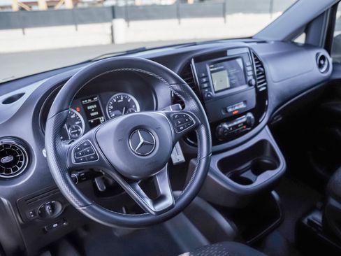 Used 2022 Mercedes-Benz Metris image 18