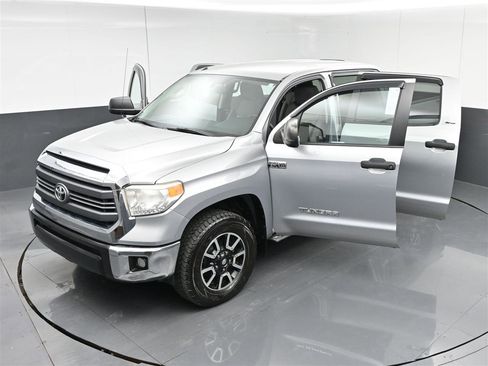 Used 2015 Toyota Tundra SR5 w/ TRD Off Road Package image 38