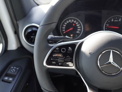 Used 2024 Mercedes-Benz Sprinter 2500 image 21