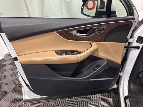 Used 2022 Audi Q7 3.0T Prestige image 25