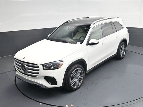 Used 2025 Mercedes-Benz GLS 450 4MATIC image 57