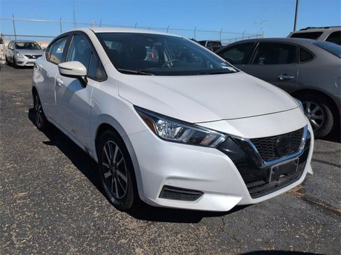 Used 2021 Nissan Versa SV image 5