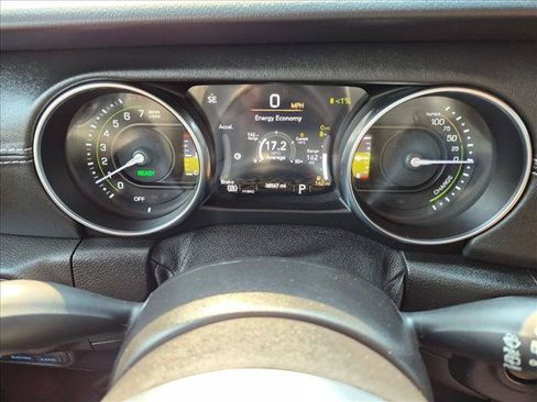 Used 2021 Jeep Wrangler Unlimited Sahara w/ Cold Weather Group AWD/4WD image 12