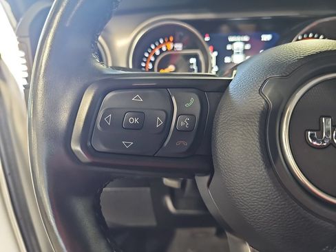 Used 2023 Jeep Gladiator Sport AWD/4WD image 16