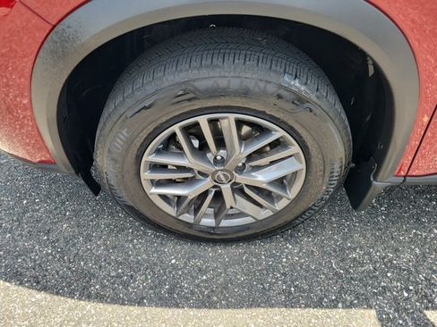 Used 2025 Nissan Rogue S FWD image 5