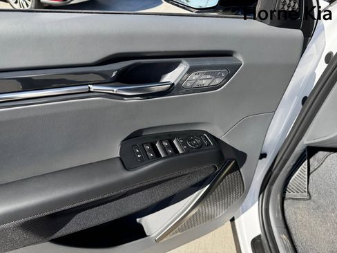 Certified 2026 Kia EV9 GT-Line image 11