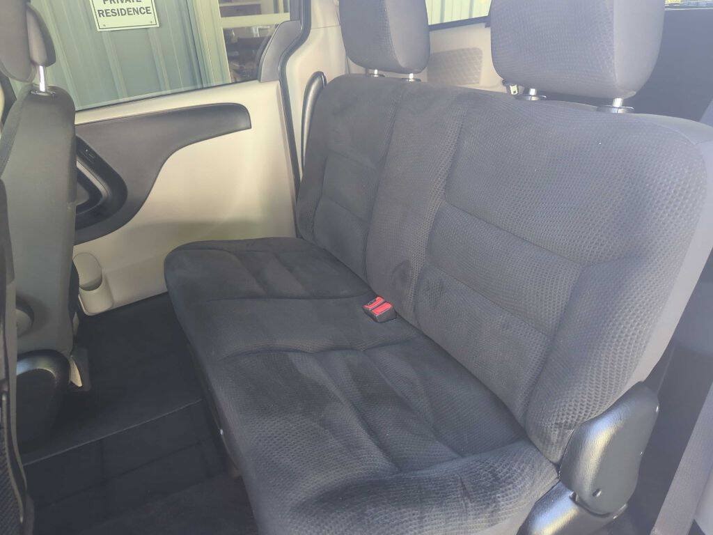Used 2019 Dodge Grand Caravan SE FWD image 9