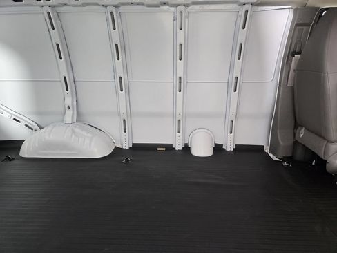 New 2026 Chevrolet Express 2500 w/ Communications Package RWD image 34