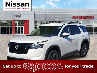 New 2025 Nissan Pathfinder SV w/ Black Appearance Package