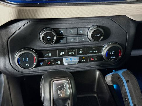Used 2023 Ford Bronco Wildtrak AWD/4WD image 17