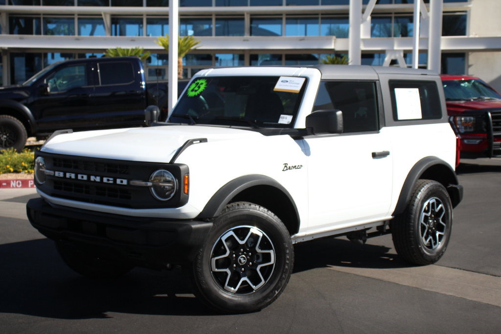 Certified 2025 Ford Bronco 2-Door AWD/4WD image 1
