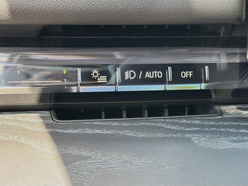 Used 2024 BMW i5 eDrive40i w/ Premium Package RWD image 35