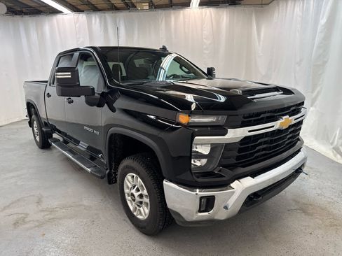 Certified 2025 Chevrolet Silverado 2500 LT w/ Convenience Package image 8