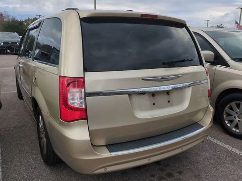 Used 2011 Chrysler Town & Country Touring-L w/ Entertainment Group #2 image 3