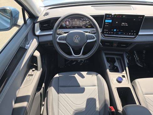 New 2026 Volkswagen Tiguan SE FWD image 20