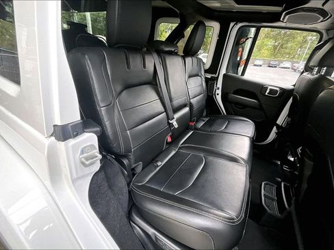 Used 2022 Jeep Wrangler Unlimited Sahara 4xe image 25