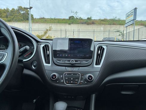 Used 2024 Chevrolet Malibu LT image 17