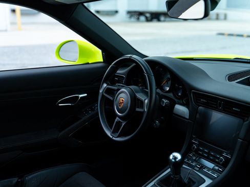 Used 2018 Porsche 911 GT3 RWD image 18