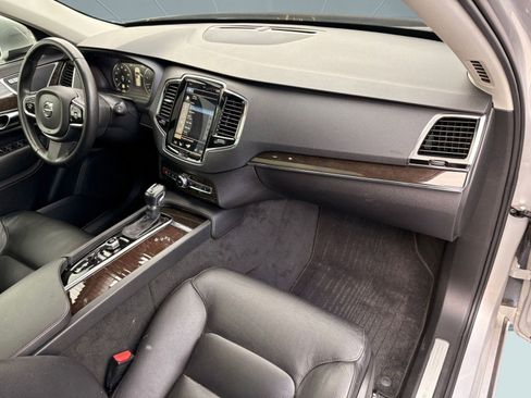 Used 2018 Volvo XC90 T6 Momentum w/ Convenience Package image 28