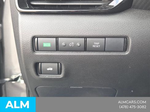 Used 2024 Nissan Sentra SV FWD image 24