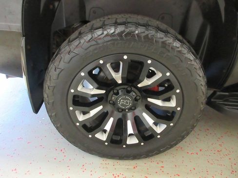 Used 2013 Chevrolet Tahoe LTZ AWD/4WD image 25