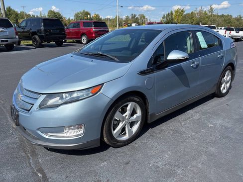 Used 2013 Chevrolet Volt Premium w/ Premium Trim Package image 2