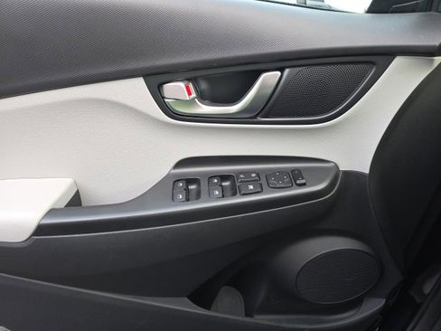 Used 2023 Hyundai Kona SE w/ Cargo Package image 10