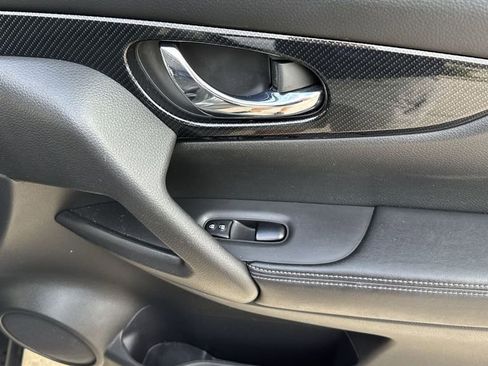 Used 2018 Nissan Rogue SL w/ Premium Package image 45