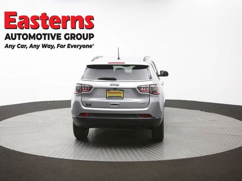 Used 2022 Jeep Compass Latitude w/ Convenience Group AWD/4WD image 36
