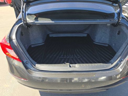 Used 2018 Honda Accord LX image 17