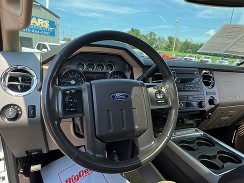 Used 2011 Ford F250 Lariat w/ Lariat Interior Pkg AWD/4WD image 14