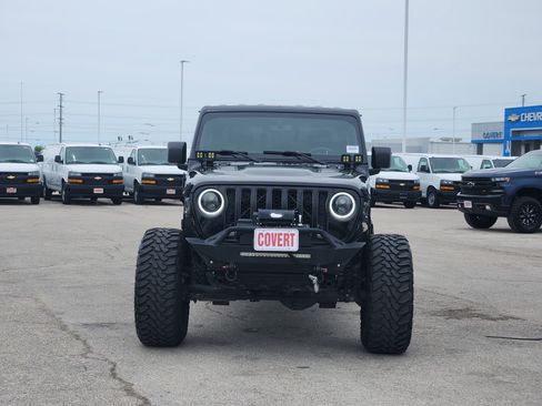 Used 2020 Jeep Gladiator Rubicon AWD/4WD image 2