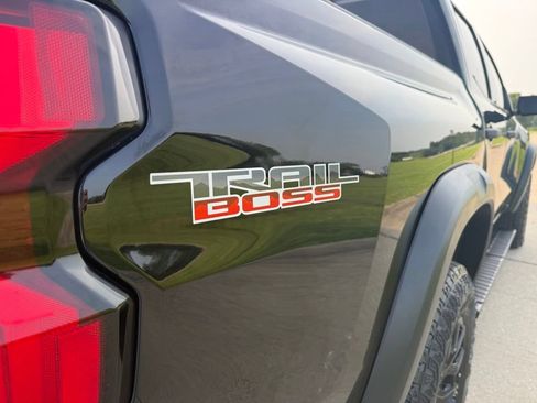 Used 2024 Chevrolet Colorado Trail Boss w/ Technology Package AWD/4WD image 3