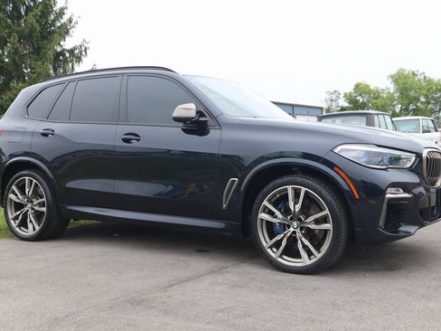 Used 2021 BMW X5 M50i image 2