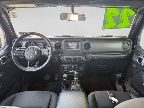 Certified 2022 Jeep Gladiator Sport AWD/4WD image 11