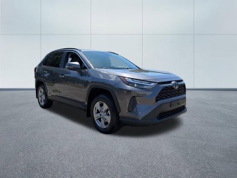 Used 2024 Toyota RAV4 XLE w/ Convenience Package AWD/4WD image 4