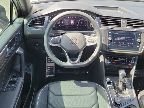 Used 2023 Volkswagen Tiguan SEL R-Line AWD/4WD image 18