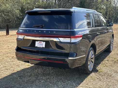 Used 2023 Lincoln Navigator L Reserve image 5