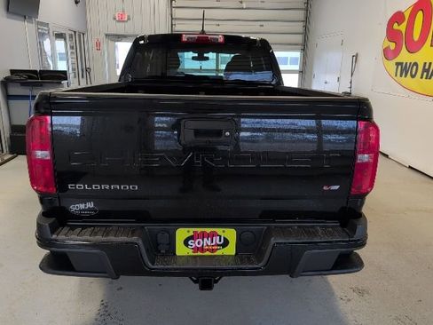 Used 2022 Chevrolet Colorado W/T w/ Custom Special Edition image 3