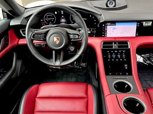 Used 2025 Porsche Taycan image 28