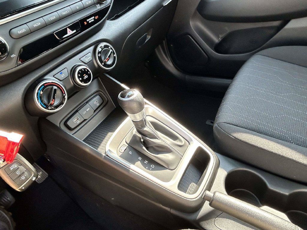 New 2026 Hyundai Venue SE FWD image 11
