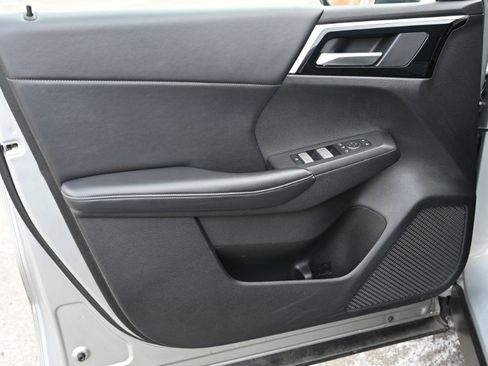 Used 2023 Mitsubishi Outlander SE image 22