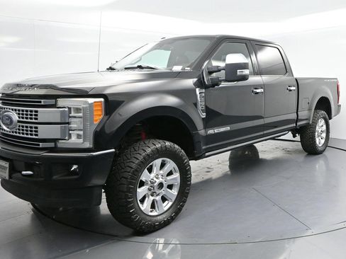 Used 2017 Ford F250 Platinum w/ Platinum Ultimate Package AWD/4WD image 3