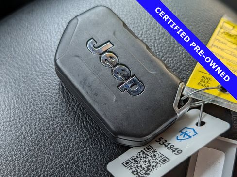 Used 2022 Jeep Wrangler Sport AWD/4WD image 28