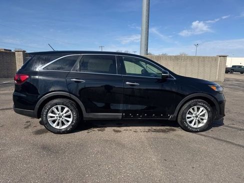 Used 2019 Kia Sorento L image 8
