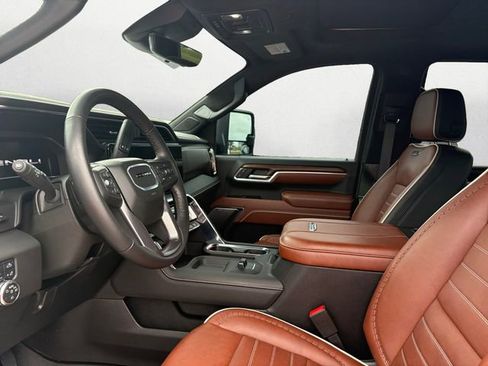 Used 2025 GMC Sierra 3500 Denali Ultimate AWD/4WD image 9