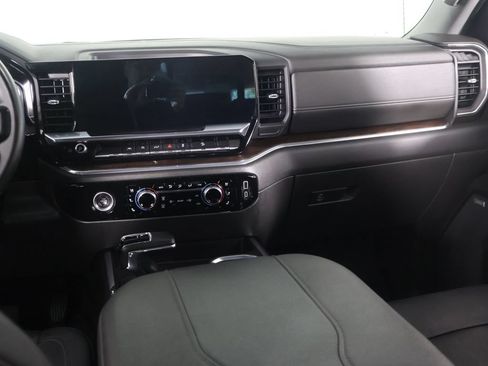 Used 2023 GMC Sierra 1500 SLT w/ SLT Premium Package AWD/4WD image 35